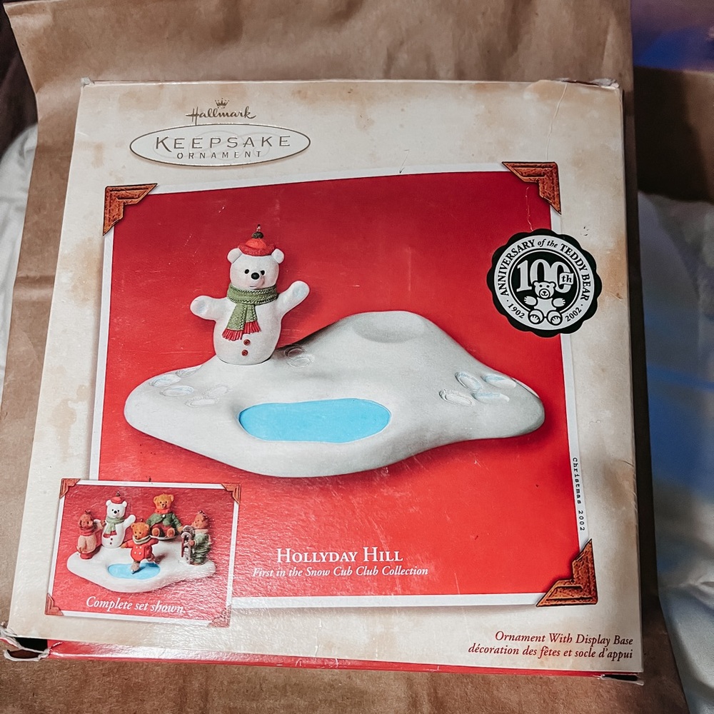 Vintage Hallmark Keepsakes Holiday Hill Ornament 2002